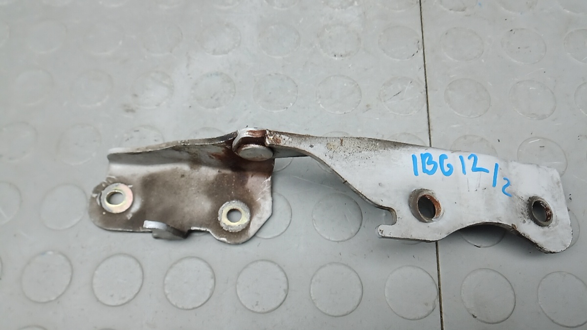 Петля капота к Hyundai Terracan 2005