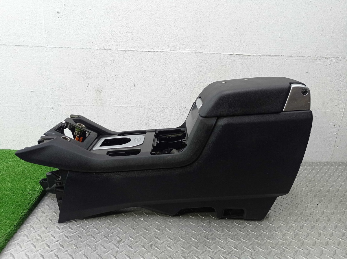 Подлокотник к Land Rover Discovery 2015