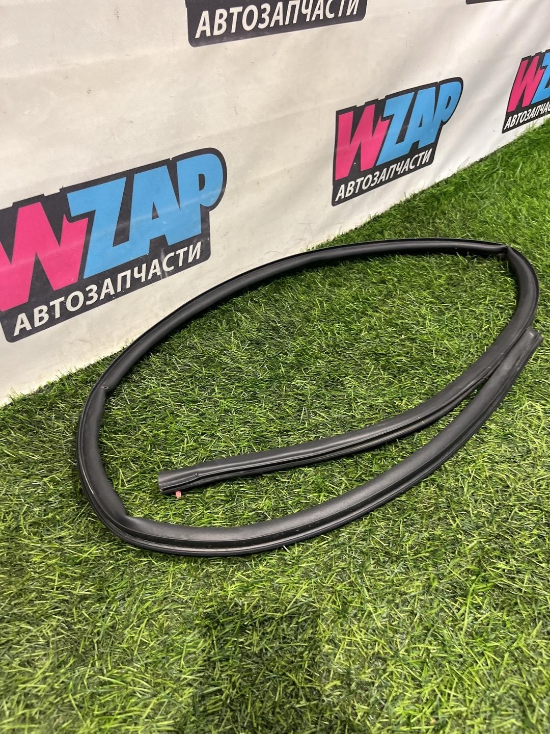 Уплотнитель двери передней правой к Ford Mustang 2019