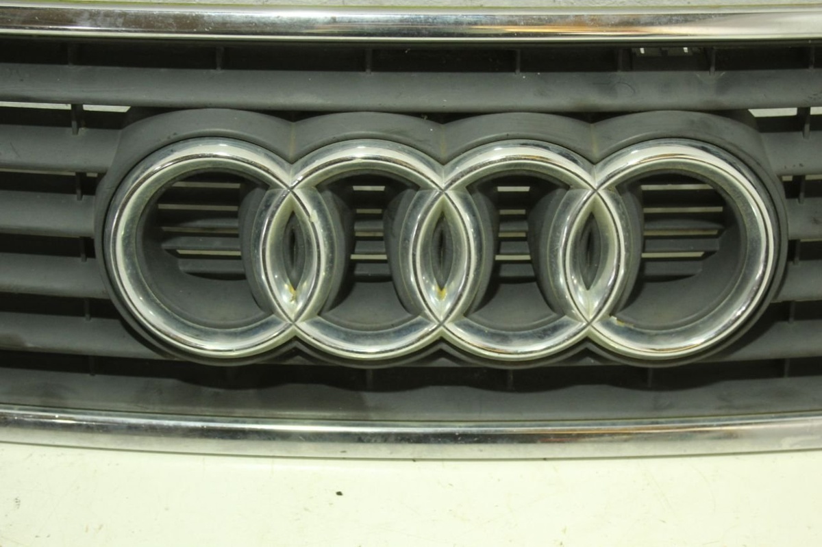 Решетка радиатора к Audi A6 2003