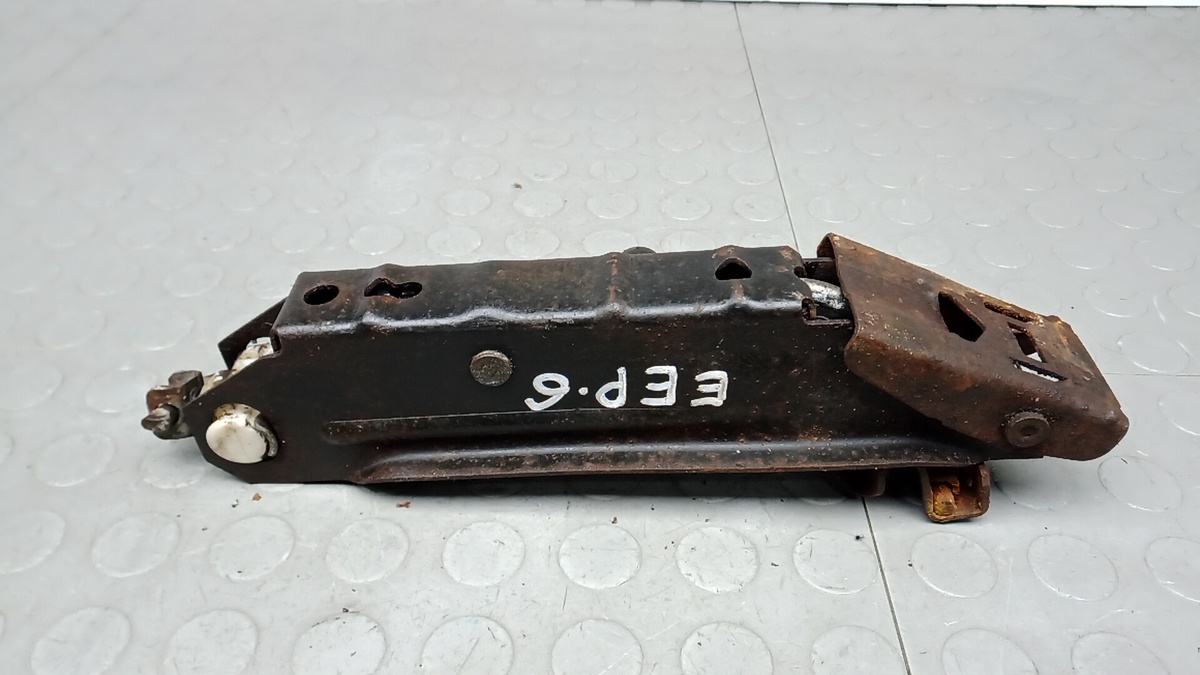 Домкрат к Volkswagen Golf 2009