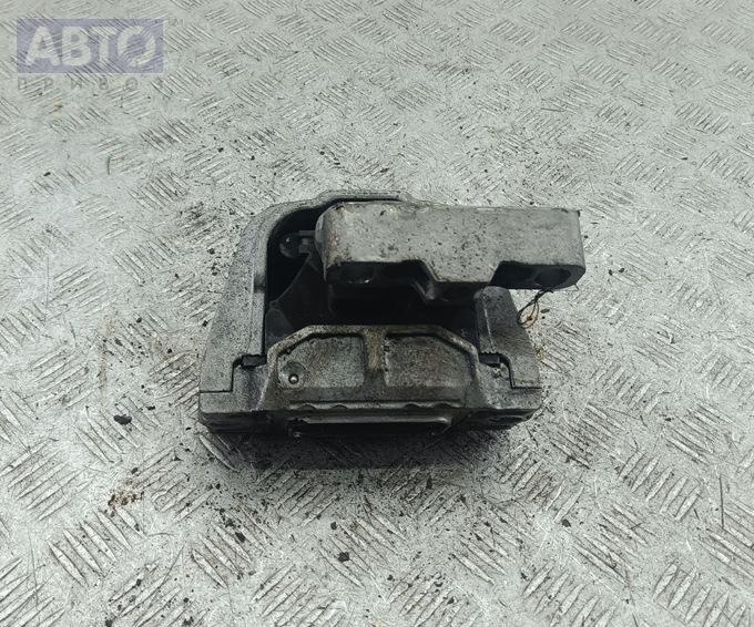 Подушка крепления двигателя к Audi A3 2005