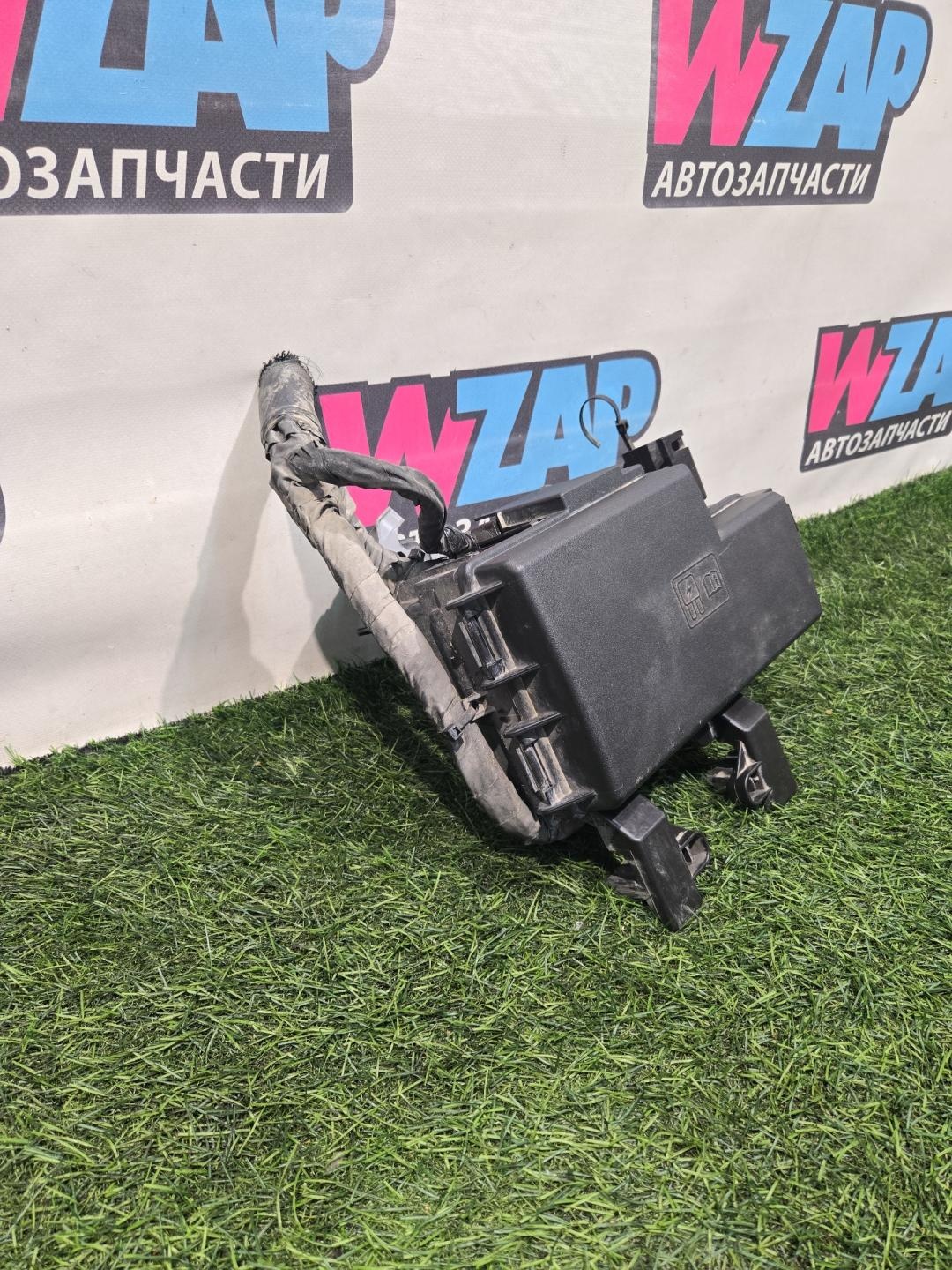 Блок предохранителей к Ford Mustang 2019