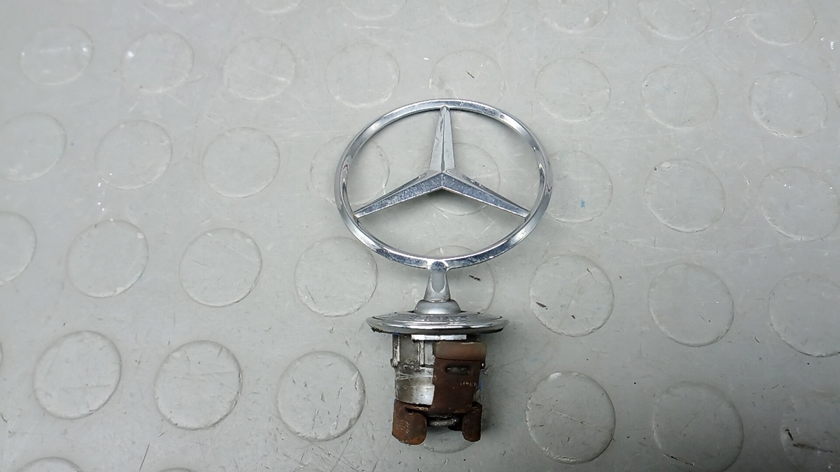 Эмблема к Mercedes-Benz E-klasse 2005