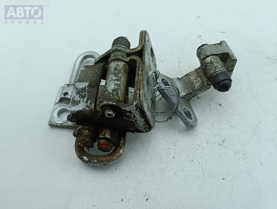 Петли к Volkswagen Passat 2010