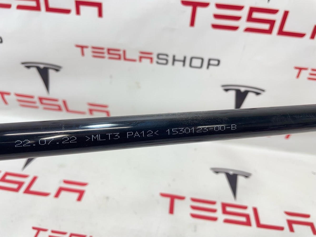 Патрубок радиатора к Tesla Model 3 2022