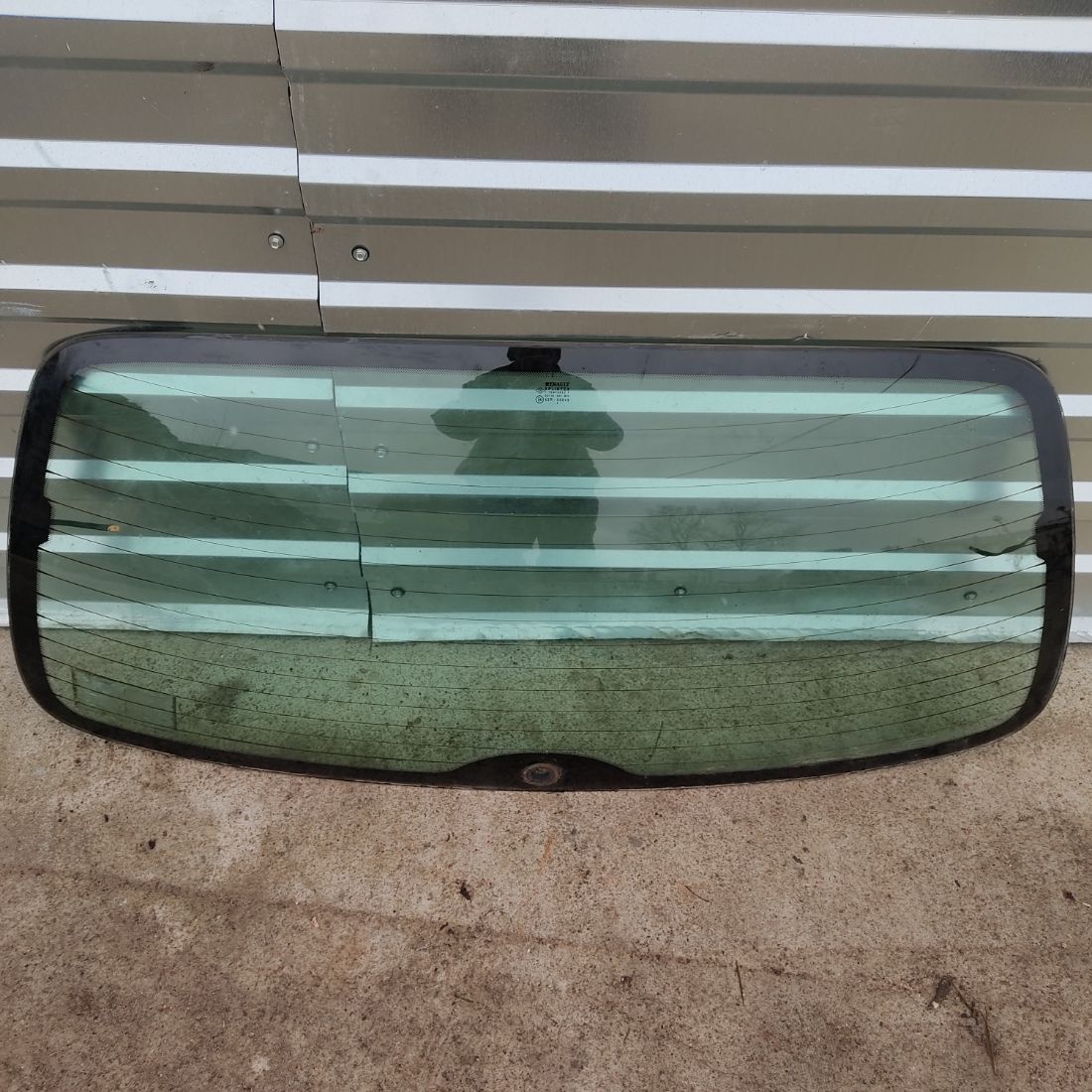 Стекло заднее к Renault Scenic 1998
