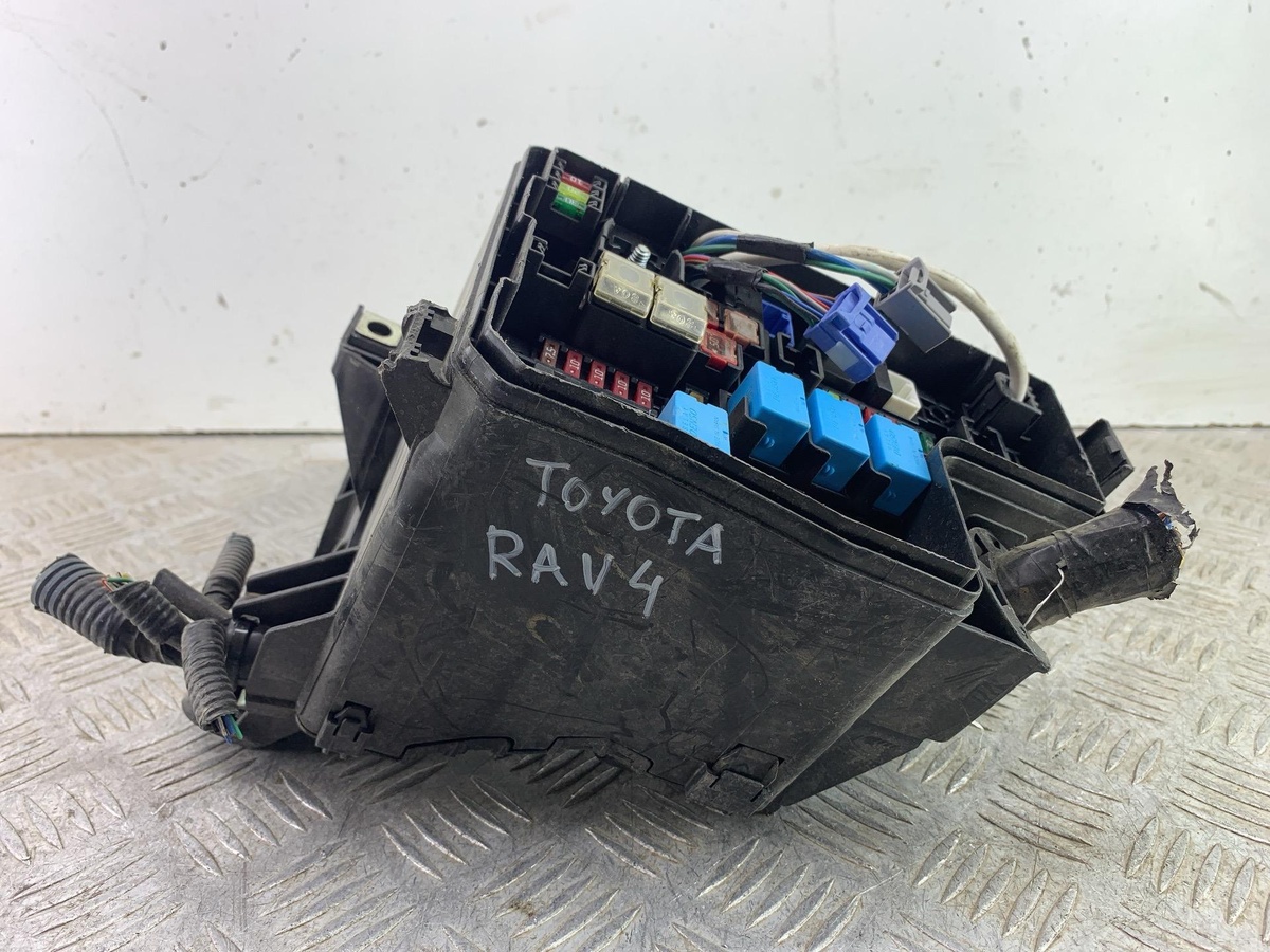 Блок предохранителей к Toyota RAV 4 2007