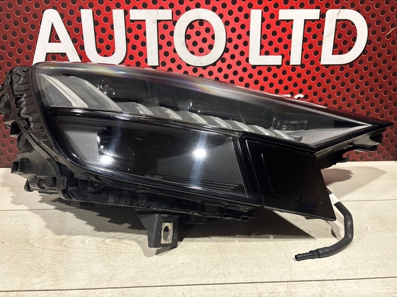 Фара правая к Audi Q8 2021