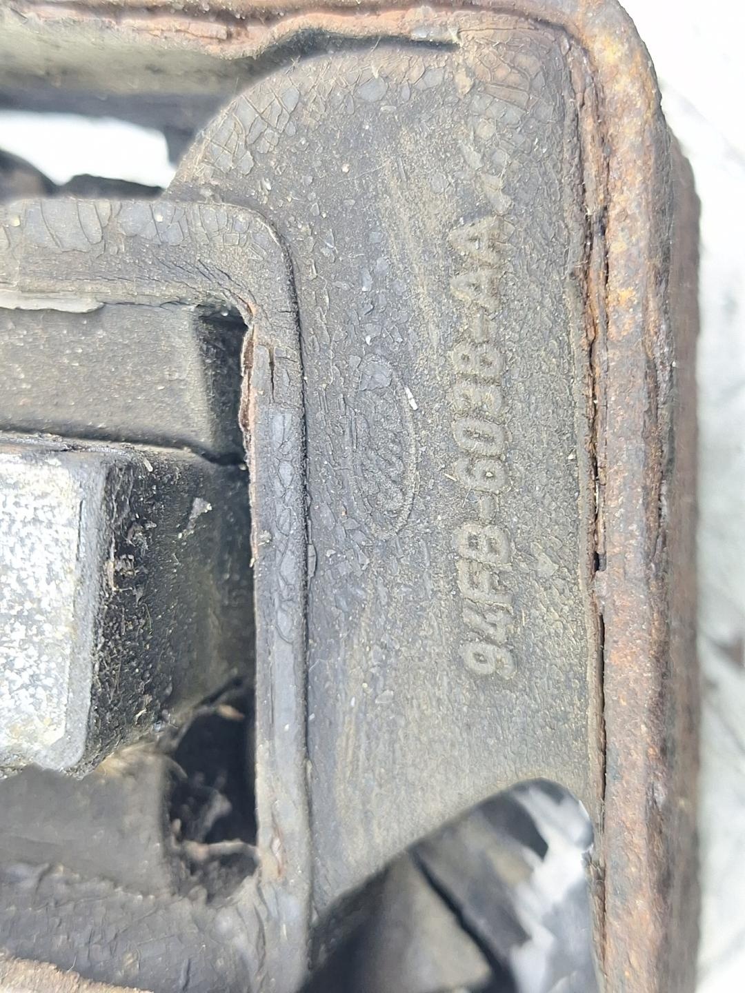 Подушка крепления двигателя к Ford Fiesta 1993