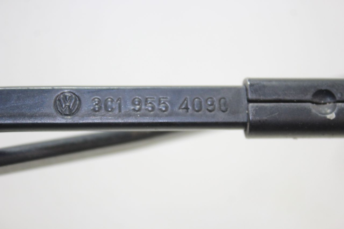 Щеткодержатель к Volkswagen Passat 2006