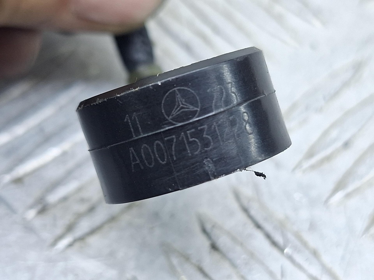 Датчик детонации к Mercedes-Benz E-klasse 2011