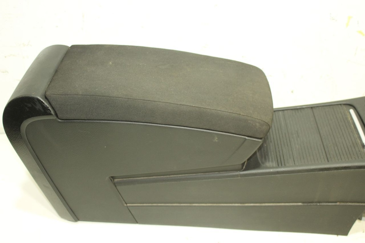 Подлокотник к Volkswagen Passat 2006