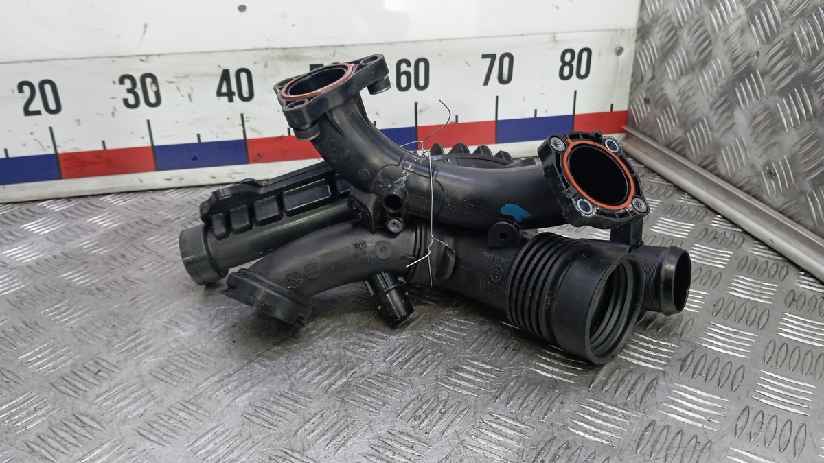 Патрубок к Citroen C4 2022