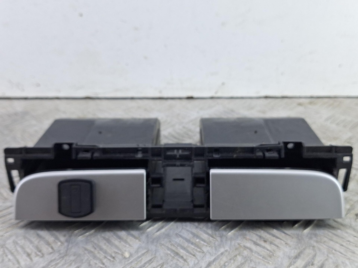 Бардачок к Volkswagen Passat 2008