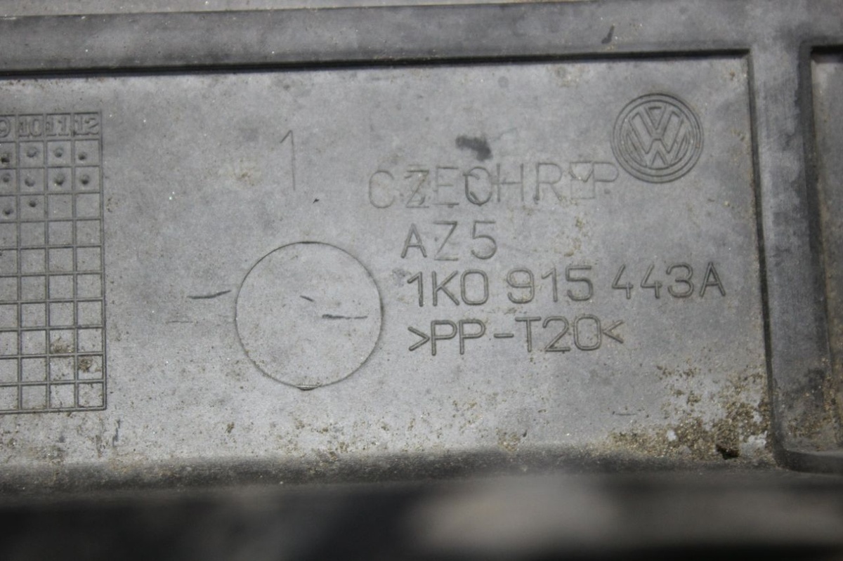 Аккумуляторный ящик (АКБ) к Volkswagen Passat 2006