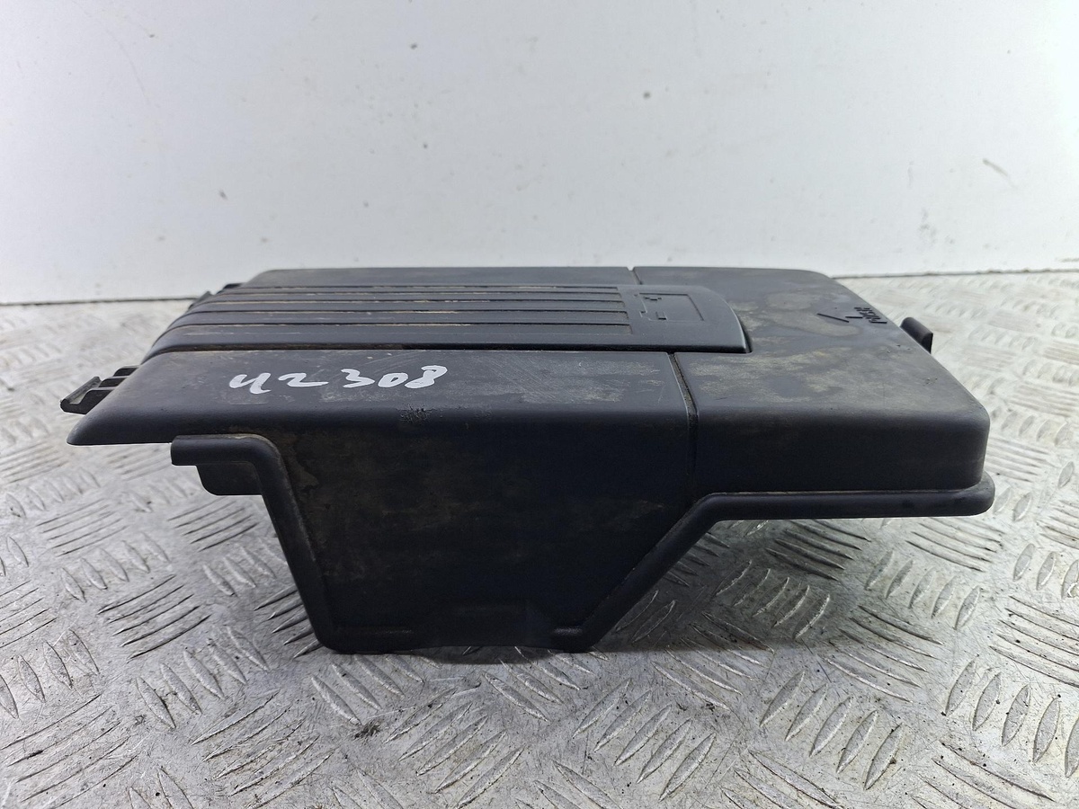 Крышка аккумулятора к Volkswagen Passat 2008