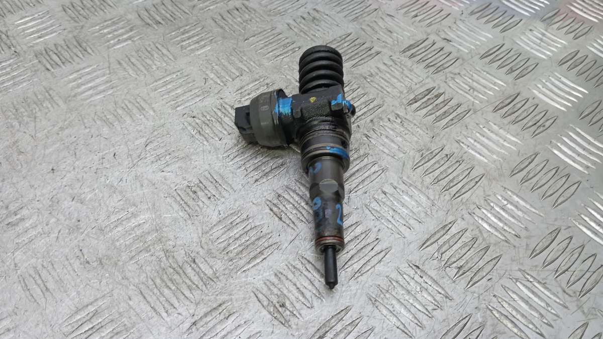 Форсунка к Volkswagen Transporter 2004