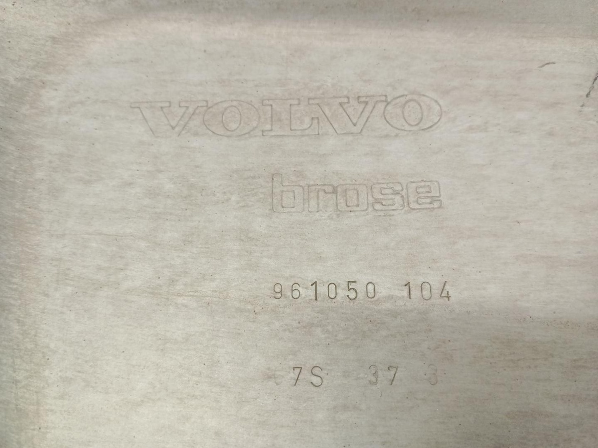 Стеклоподъемник к Volvo A6 2017