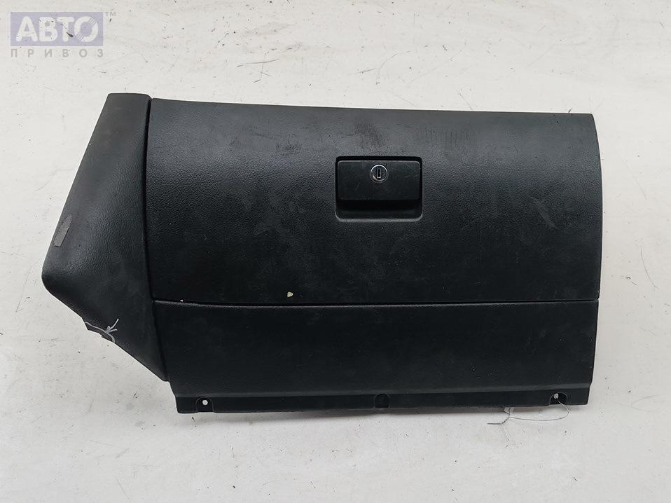 Бардачок к Volkswagen Bora 2000