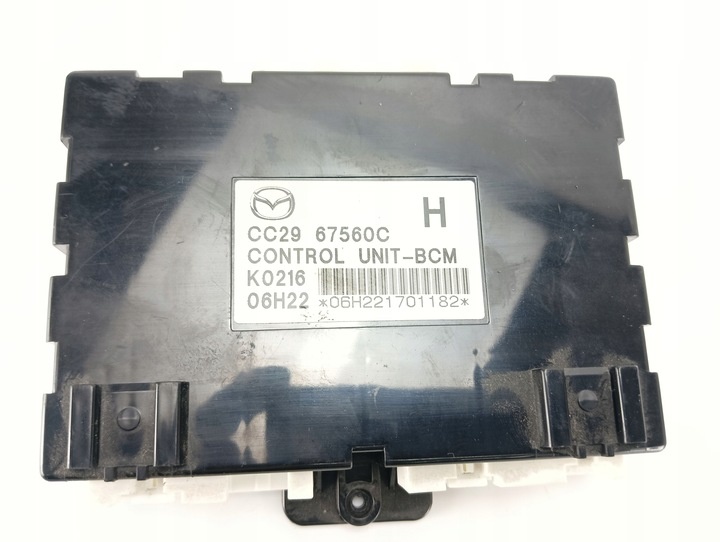 Блок предохранителей к Mazda 5 2005