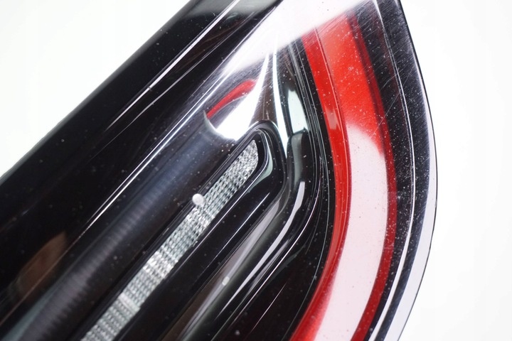 Фонарь задний правый к Tesla Model Y 2020