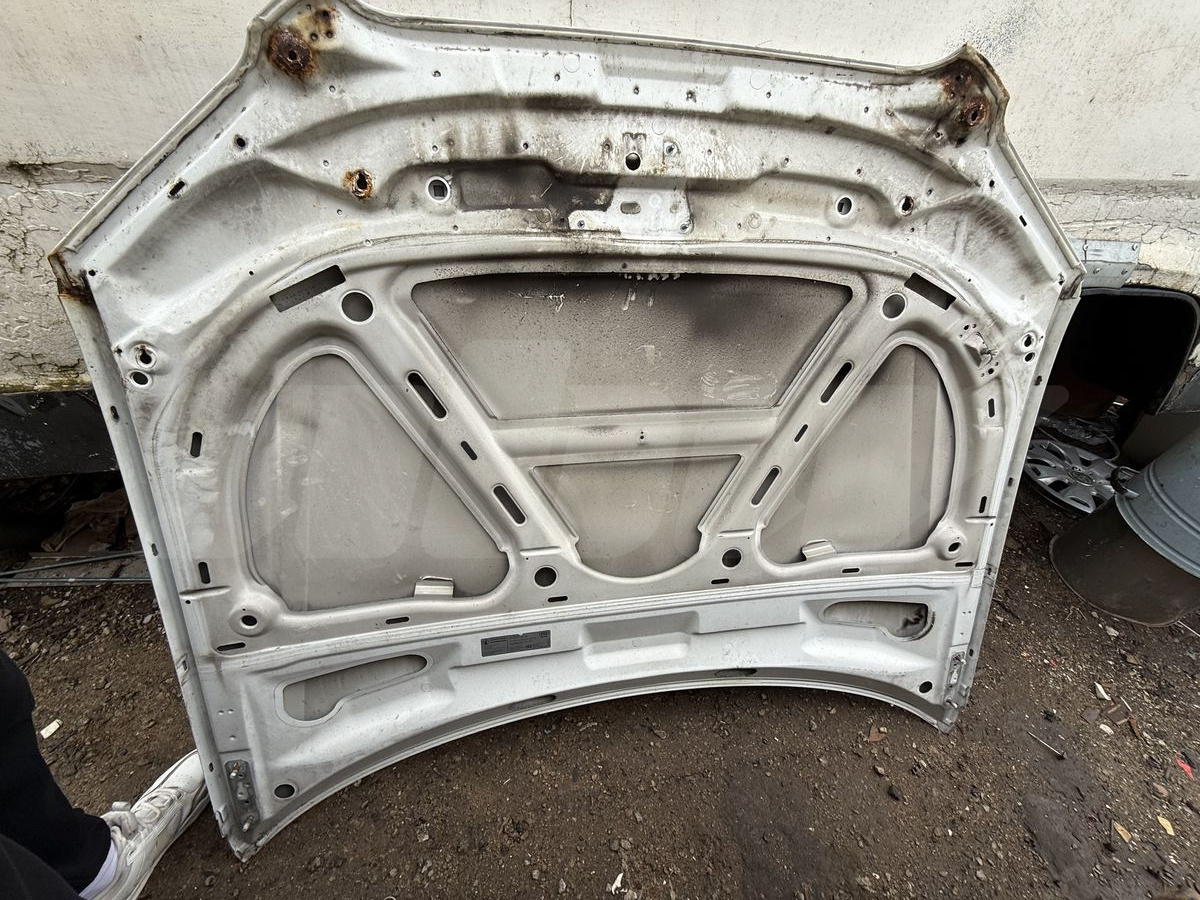 Капот к Audi A4 2004