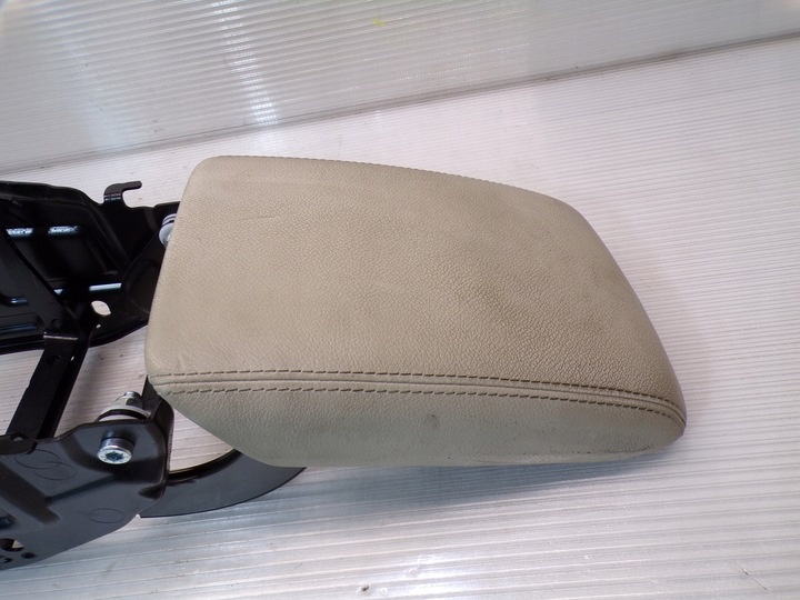 Подлокотник к Audi A5 2007