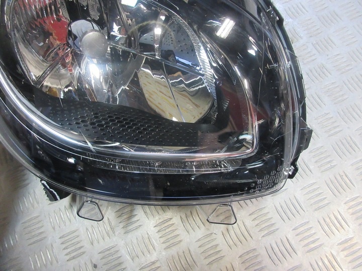 Фара правая к Smart Fortwo 2015