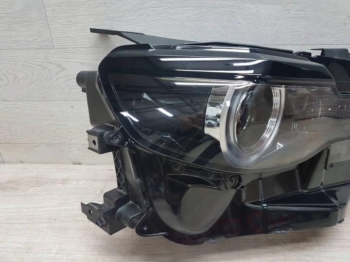 Фара правая к Mazda MX-30 2020