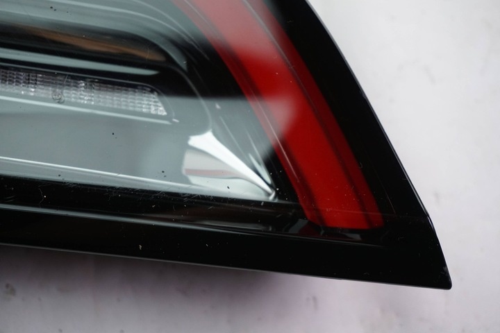 Фонарь задний правый к Tesla Model Y 2020