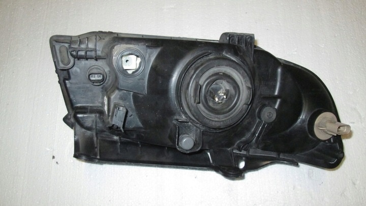 Фара левая к Hyundai Matrix 2001