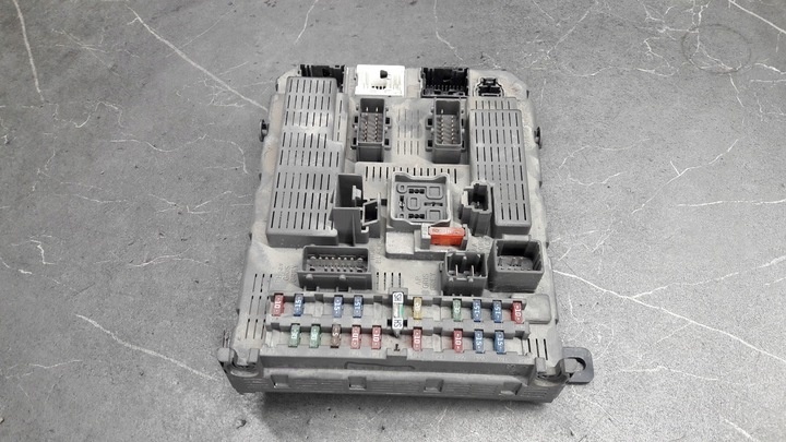 Блок предохранителей к Citroen C5 2001