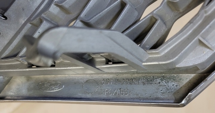 Решетка радиатора к Ford Mondeo 2003