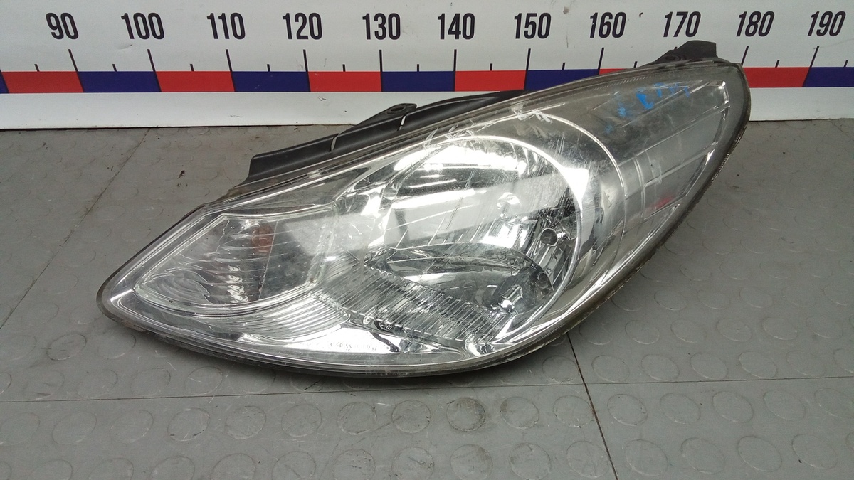 Фара левая к Hyundai i10 2011