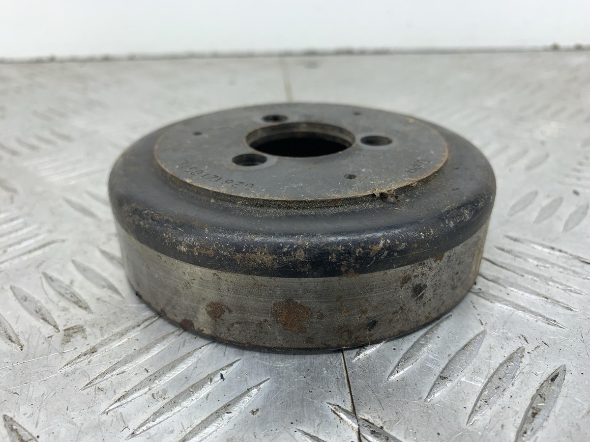 Шкив помпы к Volkswagen Polo 2000