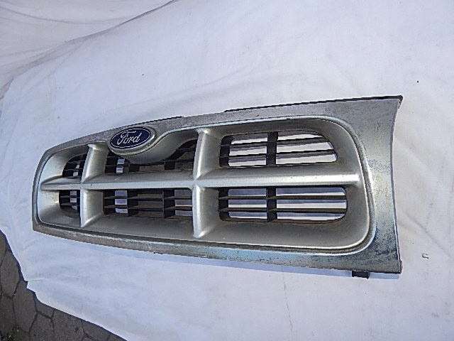 Решетка радиатора к Ford Maverick 2000