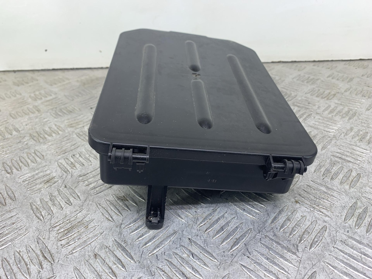 Корпус блока управления двигателем к Audi A4 2003