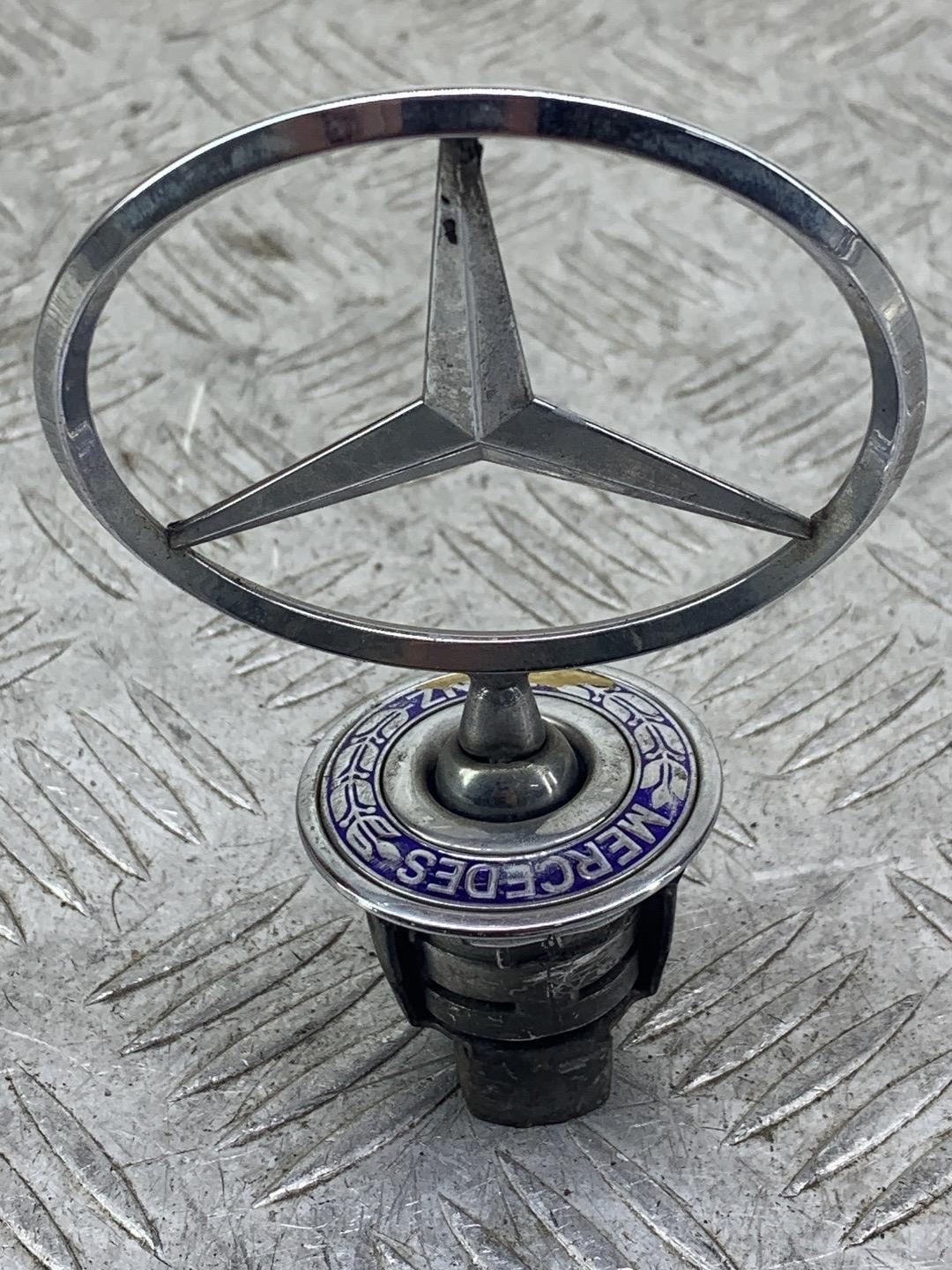 Эмблема к Mercedes-Benz E-klasse 2004