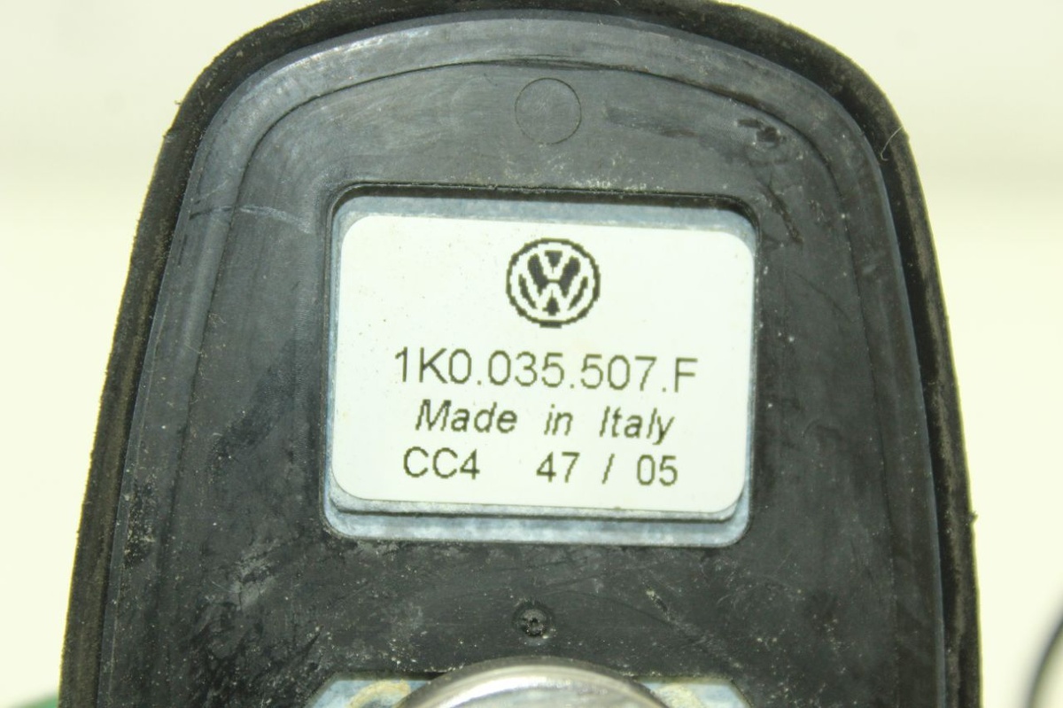 Антенна  к Volkswagen Passat 2006