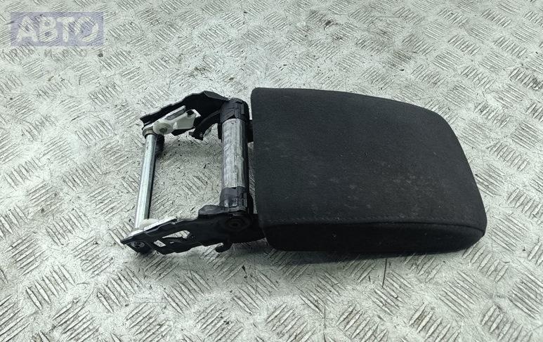 Подлокотник к Volkswagen Golf 2005