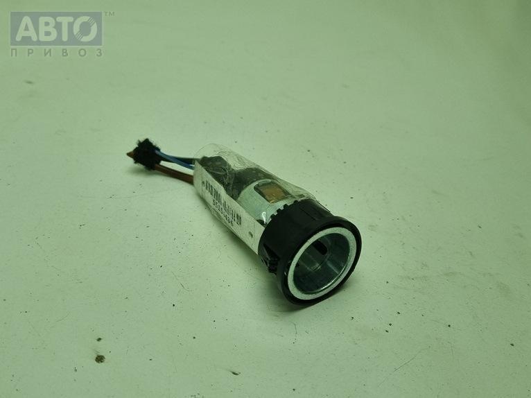 Прикуриватель к Volkswagen Passat 2001