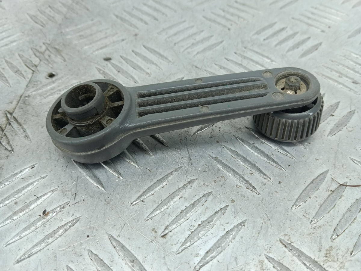 Ручка стеклоподъемника к Mazda Demio 2001