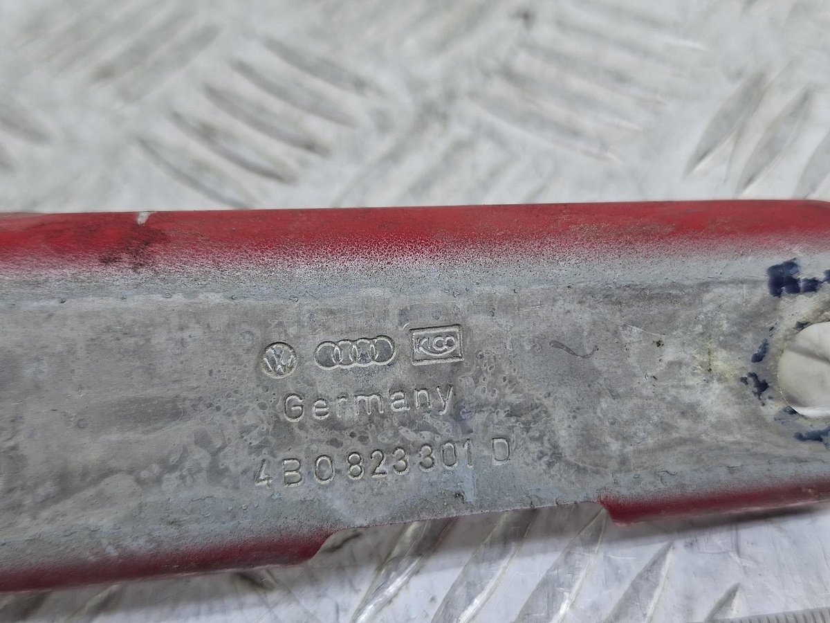 Петля капота к Audi A6 1999