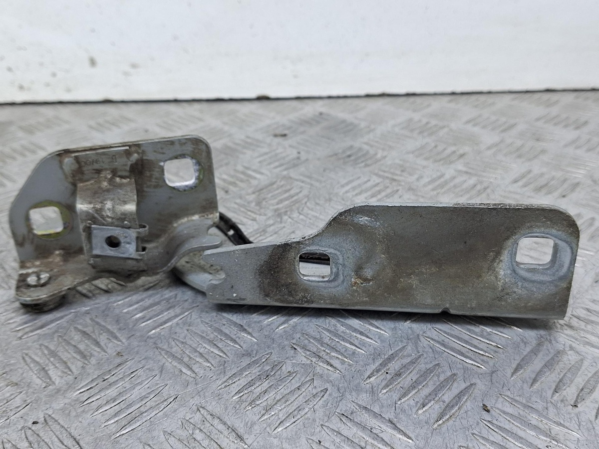Петля капота правая к Renault Scenic 2001