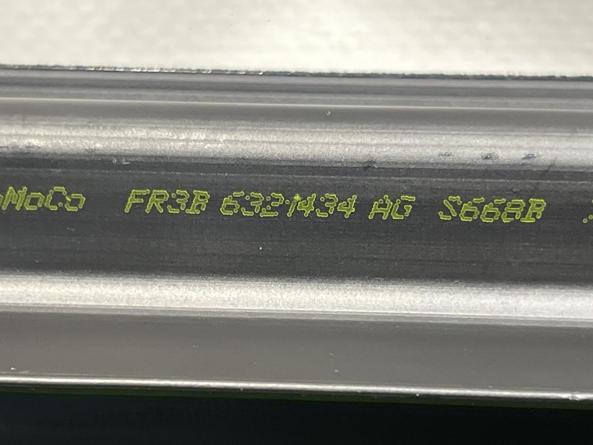 Уплотнитель к Ford Mustang 2021