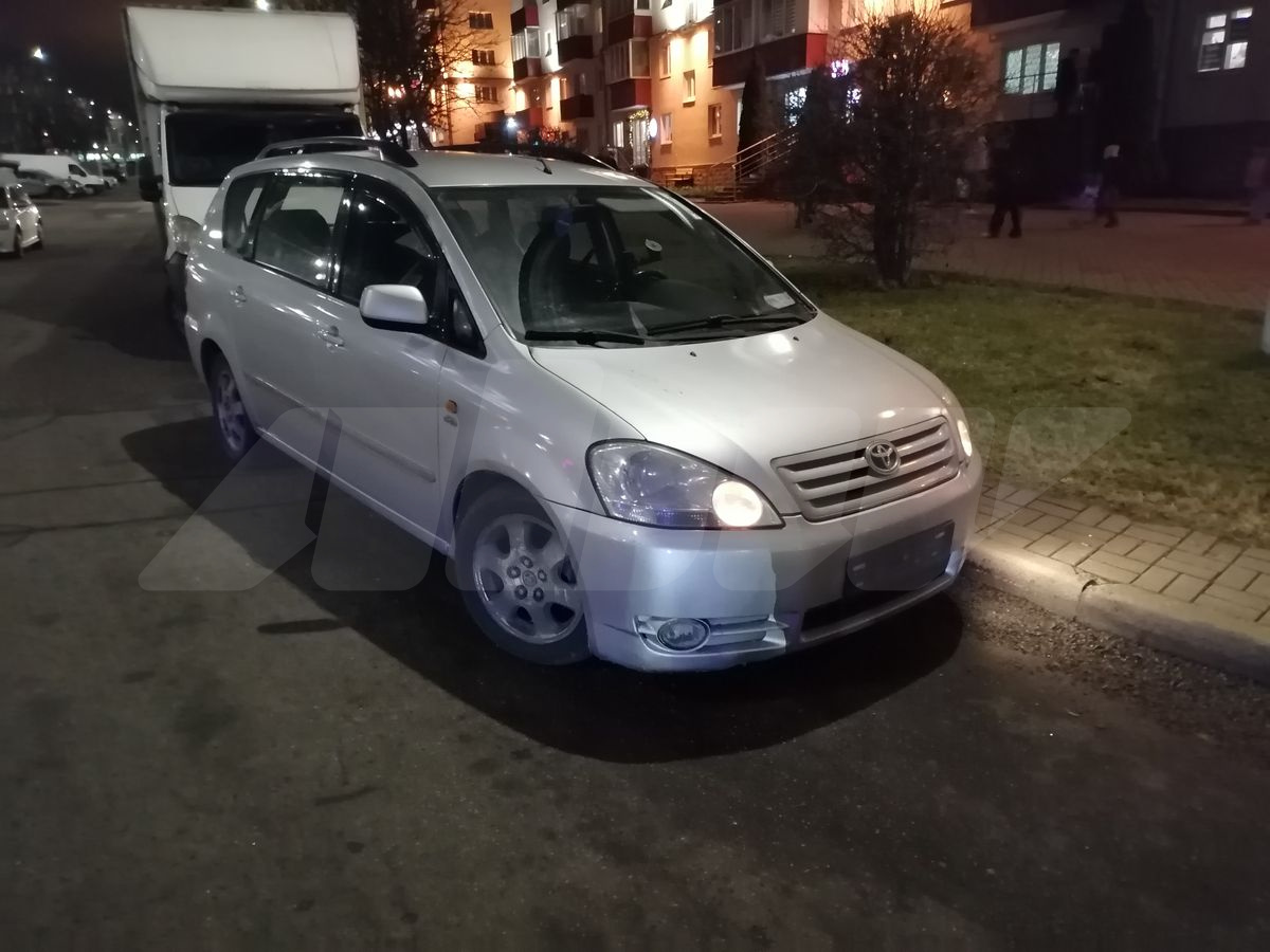 Toyota Avensis Verso I, 2001
