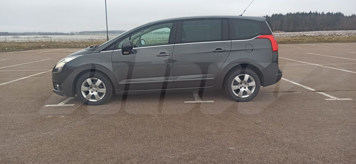 Peugeot 5008 I, 2012