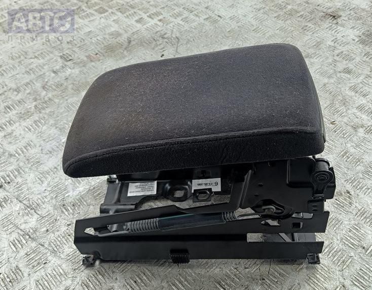 Подлокотник к Volkswagen Passat 2001