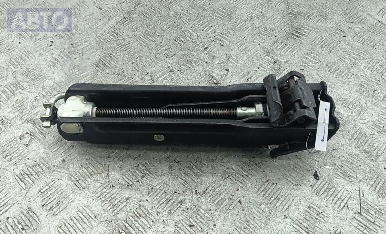 Домкрат к Volkswagen Passat 2008